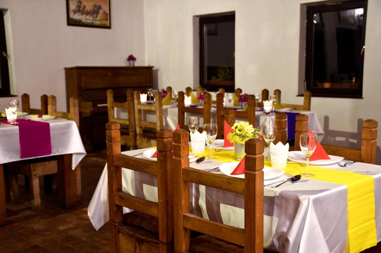 Bohem Birtok Es Csarda Hotel Zamardi Exterior photo